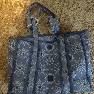 Roller Rabbit for target 🎯 Blue Floral Quilted Canvas Tote